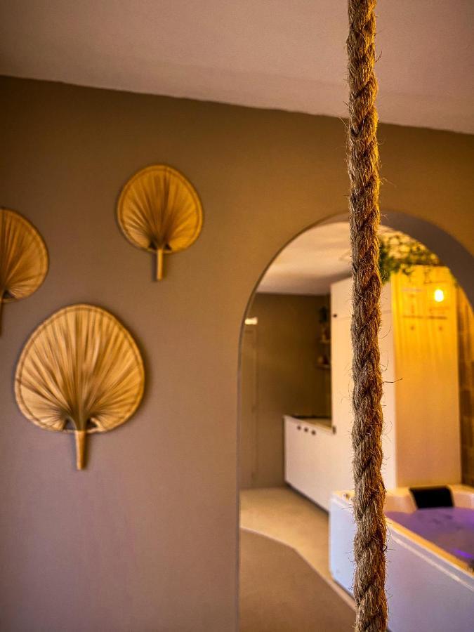 Love Room Suite Bali - Auray En Bretagne Brech Екстер'єр фото