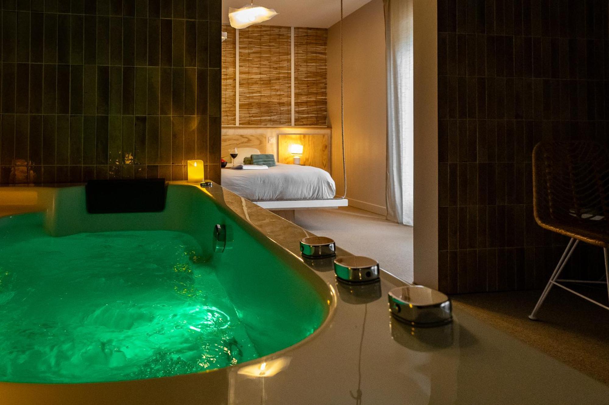 Love Room Suite Bali - Auray En Bretagne Brech Екстер'єр фото