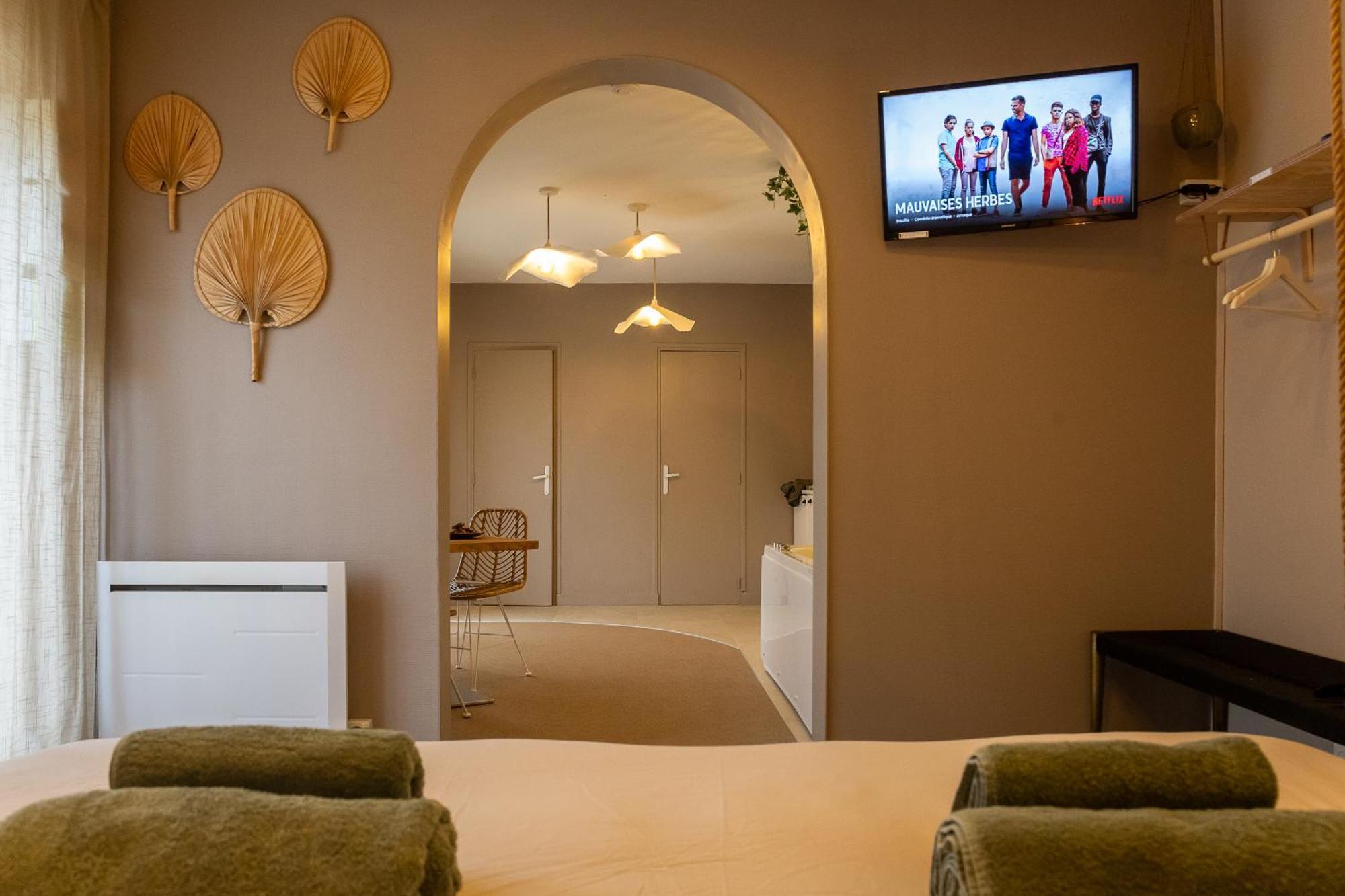 Love Room Suite Bali - Auray En Bretagne Brech Екстер'єр фото