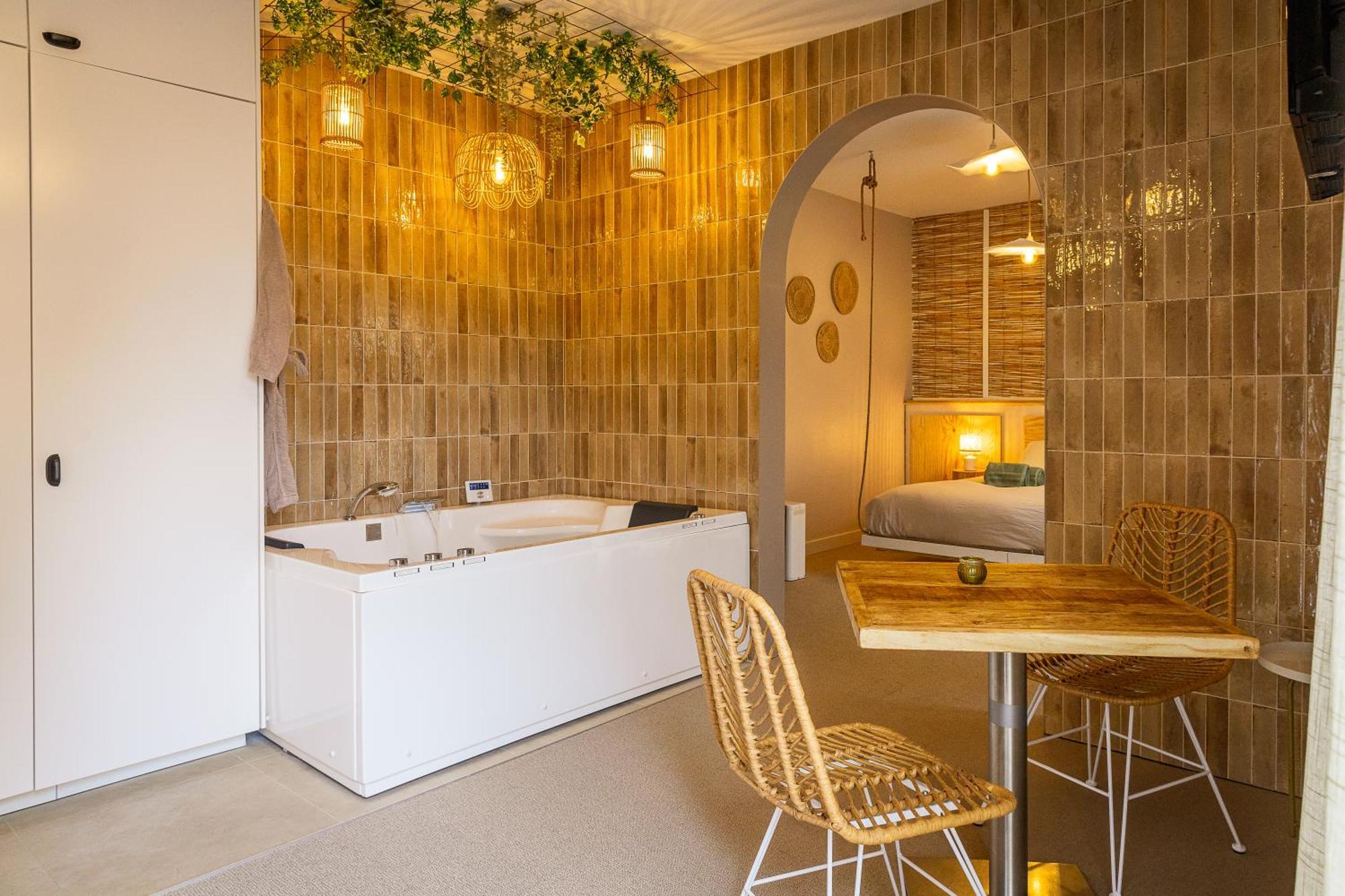Love Room Suite Bali - Auray En Bretagne Brech Екстер'єр фото